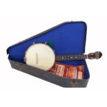 George Formby ukulele-banjo, case