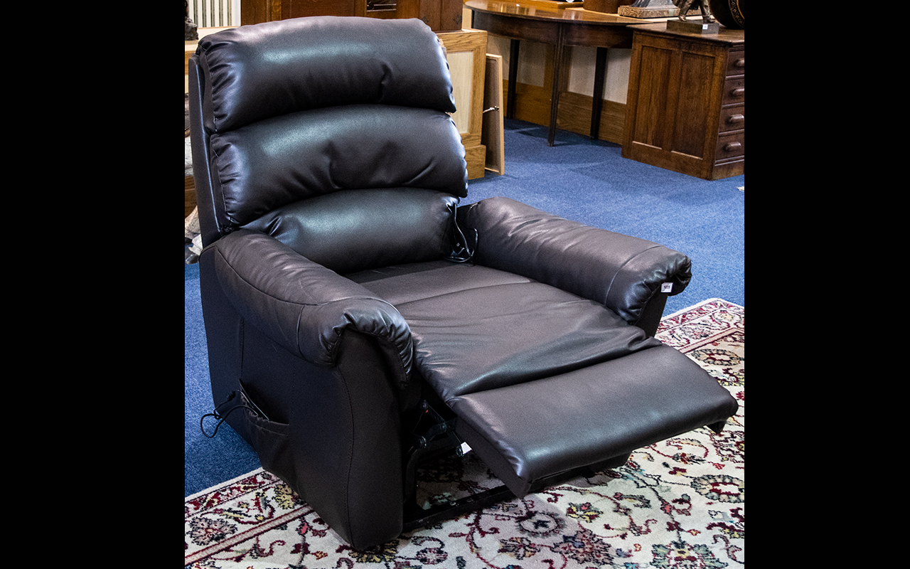 A Contemporary Leather Reclining Chair P