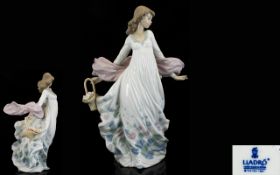 Lladro Porcelain Figurine ' Spring Splendor ' Model No 5898, Sculpture Regino Torrijos.
