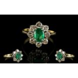 Ladies Attractive 18ct Gold Emerald & Diamond Set Cluster Ring. Flower Head Design.