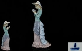 Lladro Hand Painted Porcelain Figurine ' Reading ' Elegant Lady. Model No 5000.
