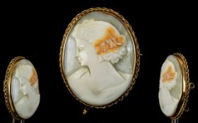 Nice Superb Oval Shaped Shell Cameo Brooch Set In Ornate 9ct Gold Mount with Safety Chain.