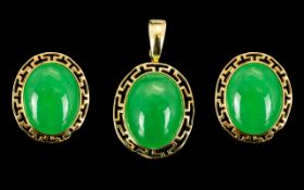 14ct Gold Jadeite Set Pendant Drop and Matching Earrings of Attractive Form.