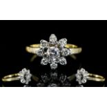 Ladies - Superb Quality 18ct Yellow / White Gold Diamond Set Cluster Ring.