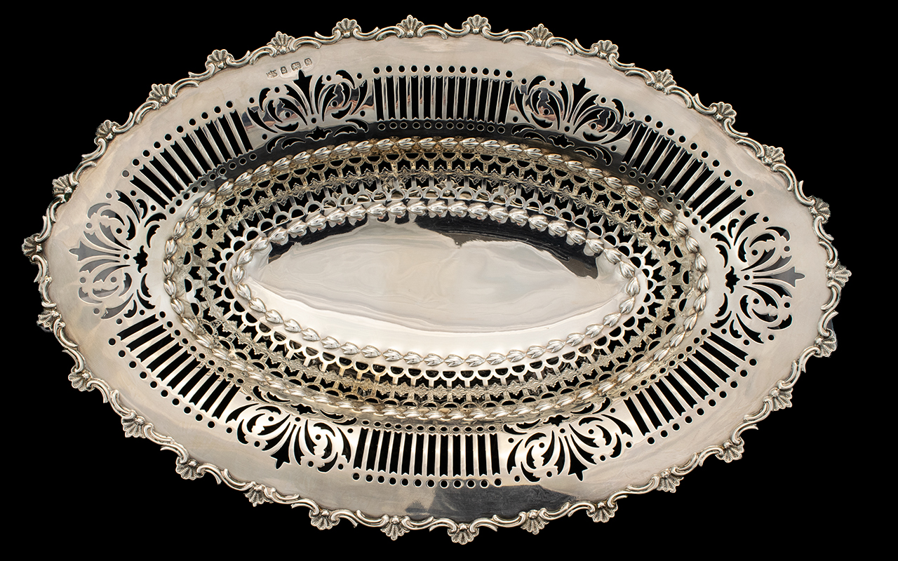 Edwardian Period - Attractive Solid Silver Open worked / Pierced Footed Fruit Bowl of Ovate Form, - Image 2 of 2