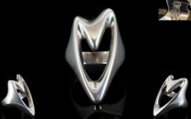 Henning Kopel (1918-1981) For Georg Jensen Danish Modernist Sterling Silver Ring No 89 In the form