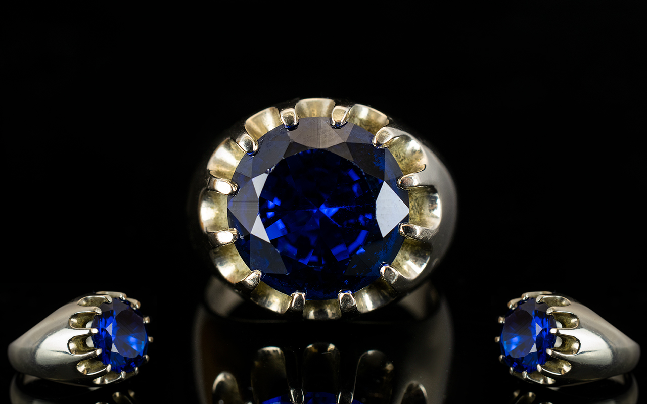 Gents 9ct Gold Single Blue Topaz Set Dress Ring Texas blue top - Image 2 of 2