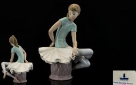 Lladro Porcelain Ballerina Figure 'Julia', model no 1361. Issued 1978-1993 - Height 9 inches - 22.