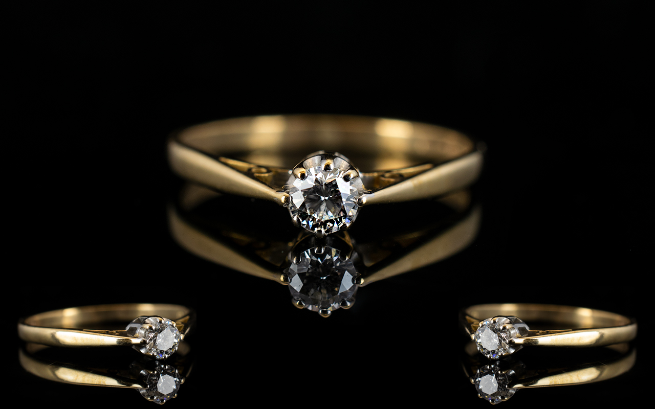 Ladies 9ct Gold Attractive Single Stone Diamond Ring.
