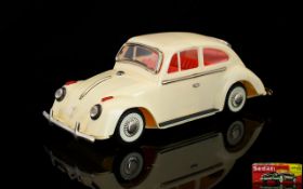 Apple China PF-175 1:24 Volkswagen VW Beetle Plastic Model Toy Complete with original box, made in