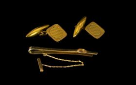 Gentleman's - Superb Quality Pair of 9ct Gold Cufflinks with Matching 9ct Gold Tie Clip,