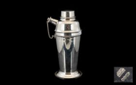 Art Deco Silver Plated Cocktail Shaker Of plain,