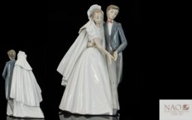 Nao by Lladro Porcelain Figurine ' Unforgettable Dance ' Bride and Groom Wedding.