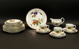 A Small Quantity of Royal Worcester 'Evesham' Pottery comprising 6 dinner plates,