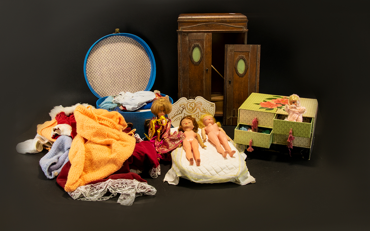 Collection of Vintage Toys to include 3 'Tressy' Dolls, a doll's bed with bedding,