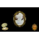 Antique Period - Superb Quality Large and Impressive Shell Cameo of Oval Shape, Set In a 18ct Gold