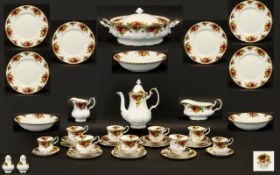 Royal Albert 'Old Country Roses' Dinner Service comprising 9 x dinner plates 10.