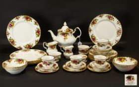 Royal Albert 'Old Country Roses' Part Set comprising Tea Pot, Milk Jug, 6 Large Dinner Plates 10.