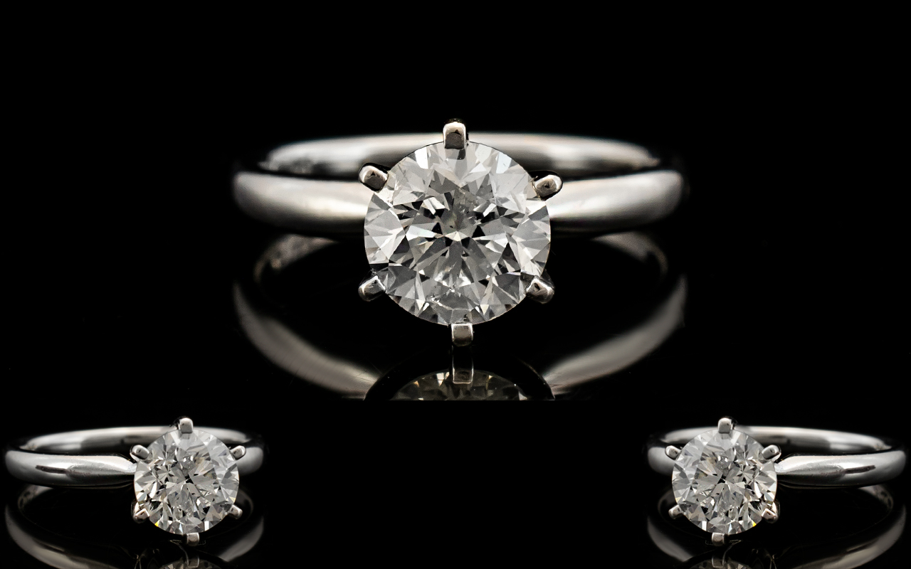 Ladies Superb 14ct White Gold Single Stone Diamond Ring, Contemporary Design.