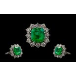 18ct White Gold Stunning Quality Emerald and Diamond Set Cluster Dress Ring of Wonderful