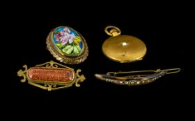 A Small Collection of Jewellery to include a 9ct Gold Wedgwood Pendant together with a 9ct gold