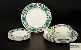 Midwinter Retro Part Dinner Set, Compris