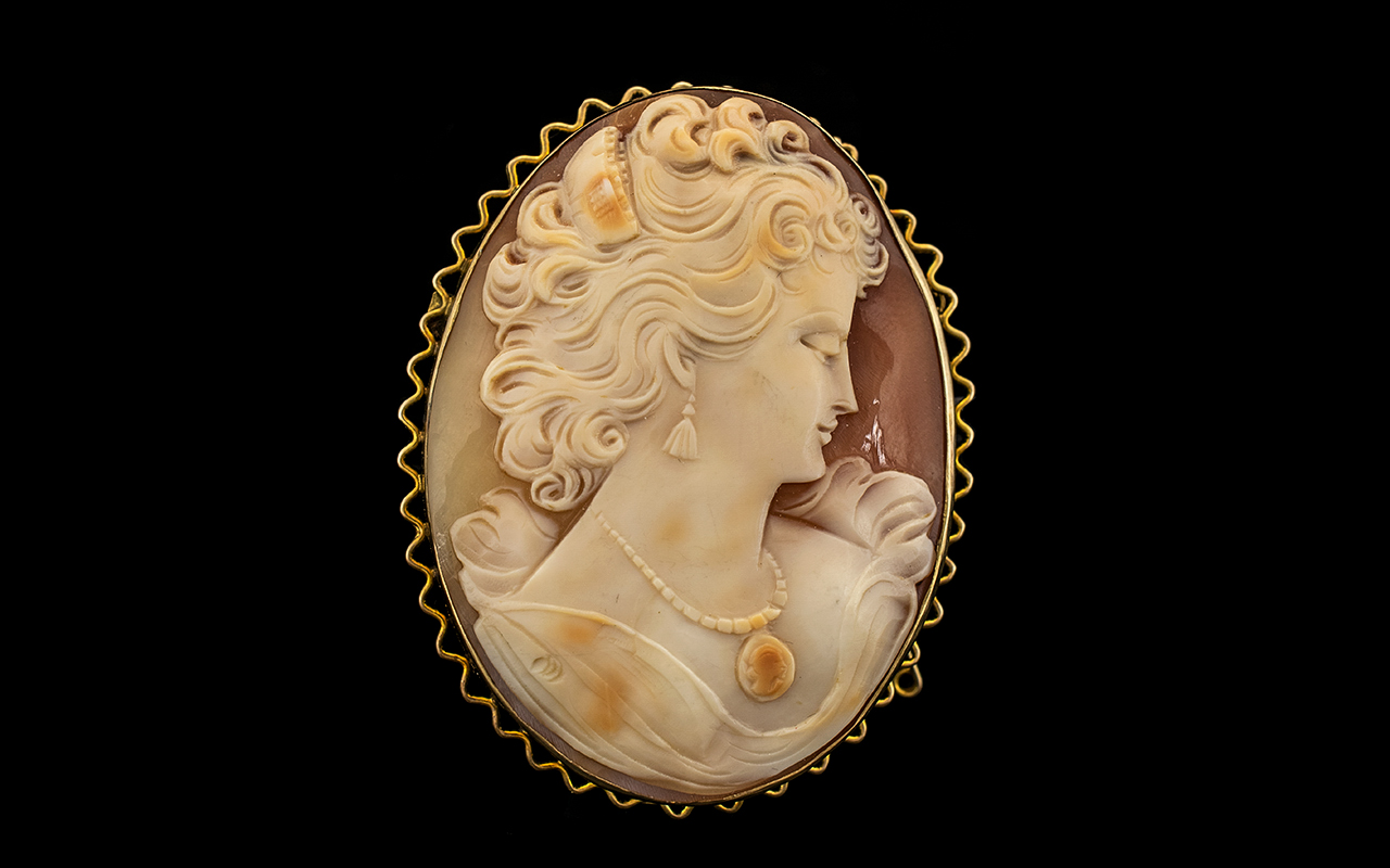 Antique Period Fine Quality Large 9ct Gold Mounted Oval Shaped Shell Cameo Brooch - both cameo and