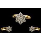 18ct Yellow Gold Attractive Diamond Set Cluster Ring - Flowerhead setting, marked 18ct - 750.