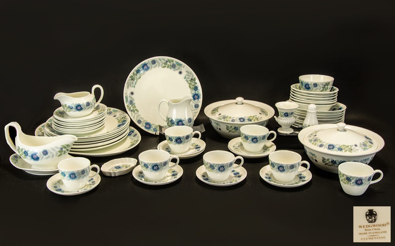 Collection of Wedgwood 'Clementine' Porcelain comprising 8 large dinner plates (one has small chip