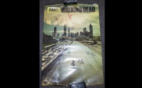 Stunning Promo Poster 'The Walking Dead' Signed By 8 Main Cast This is something really impressive