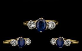 18ct Gold & Platinum Set Nice Quality & Attractive Three Stone Sapphire & Diamond Ring. Circa 1930s,