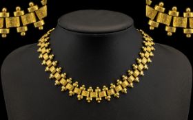 Victorian Period Superb Quality 15ct Gold Fine & Ornate Collar Necklace. Marked 15ct.