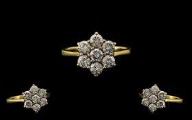 18ct Gold - Attractive Diamond Set Clust