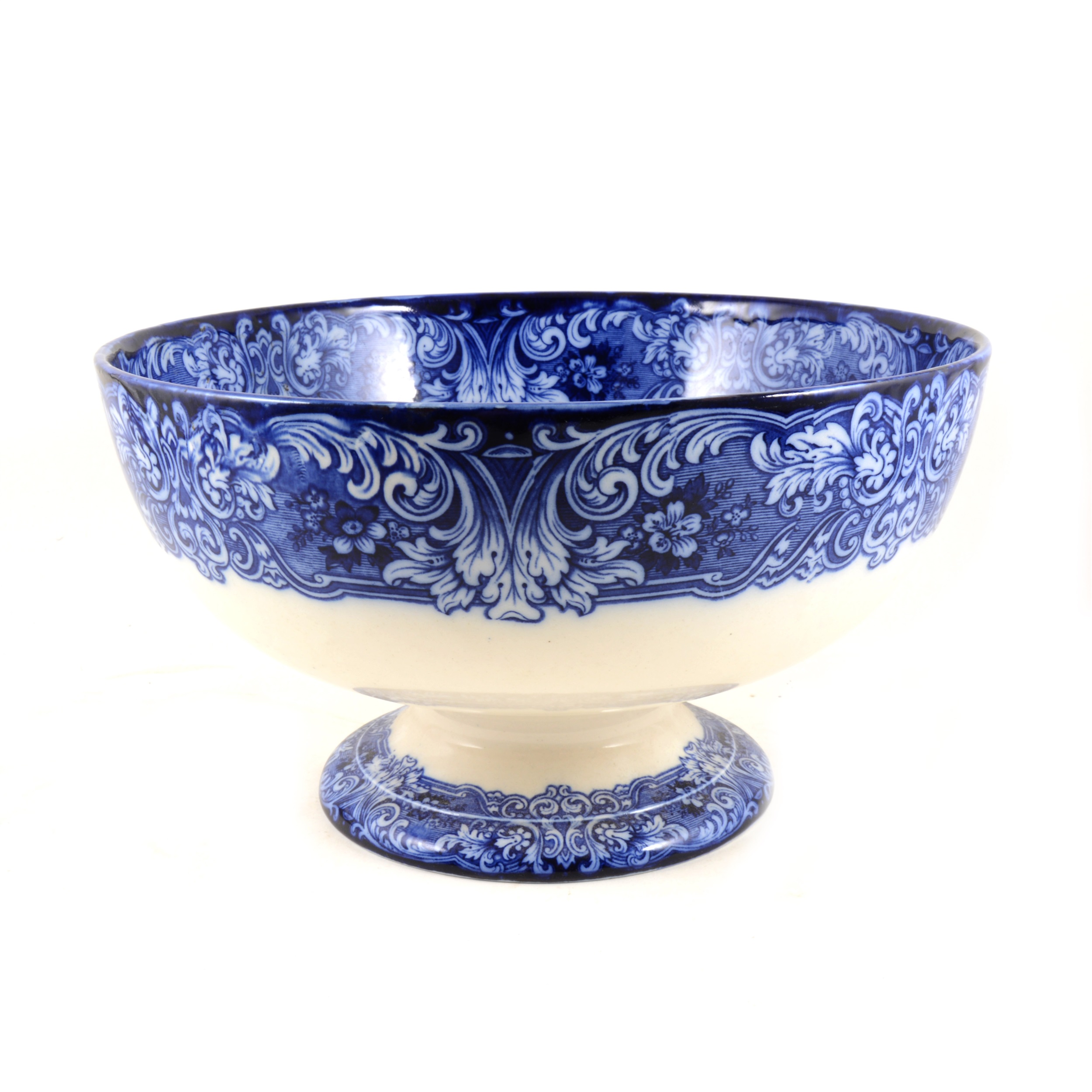 A collection of ceramic plates and bowls, to include a traditional Imari bowl, 18.7cm diameter,