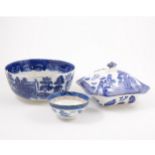 A matched part dinner service of Willow pattern table ware