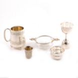 A quantity of small silver, to include a christening mug, small cup, double jigger, Russian thimble