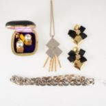 A tray of modern and vintage costume jewellery, to include a pair of cuff bangles, a Vera Wang