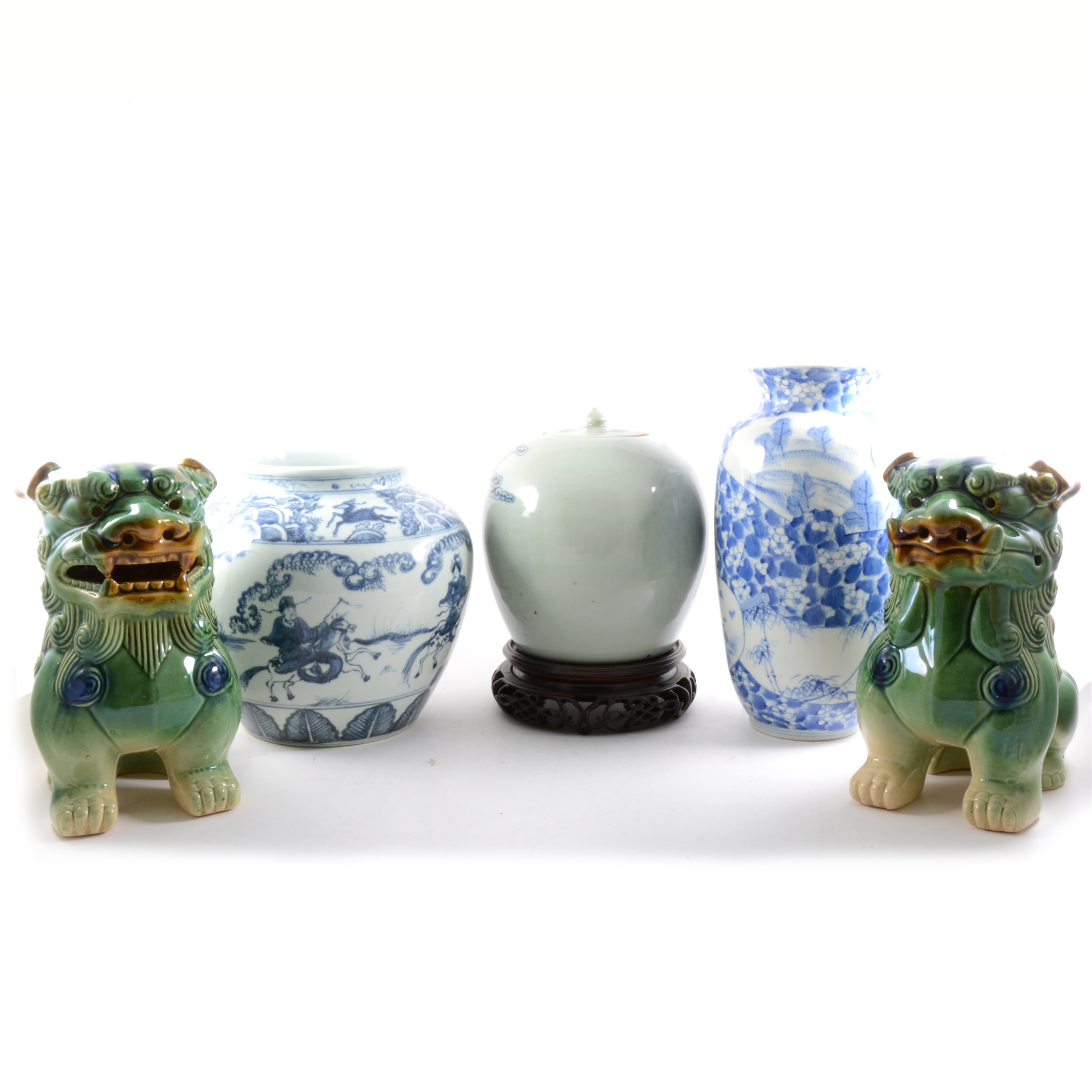 Chinese Wanli style blue and white jar, and other Chinese ceramics, and a pair of temple lions