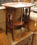 An Edwardian shaped occasional table W.74cm