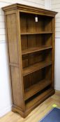 An oak open bookcase W.113cm