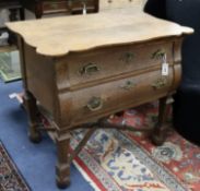 A Dutch oak chest of drawers W.98cm