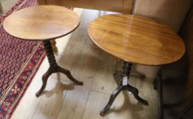 Two similar Victorian mahogany oval topped occasional tables W.53.5 and 51.5cm