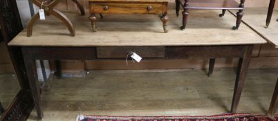 A 19th century French oak farmhouse table W.178cm