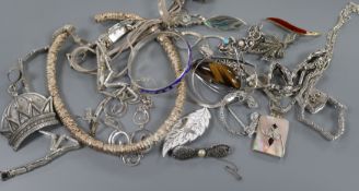 Mixed mainly silver jewellery including ram's head bangle, enamelled necklace etc.