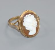 A 9ct gold and oval cameo ring, size M/N.