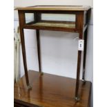 An Edwardian mahogany display table W.53cm