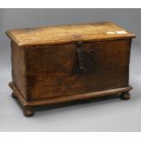 An oak casket, height 29cm width 48cm