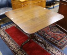 A Regency oak tripod table W.87cm