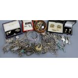 Mixed jewellery including costume and silver.