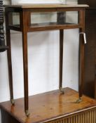 An Edwardian mahogany display table W.53cm